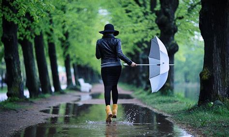 下雨時|「雨天」出門反而讓你快樂又健康？讓科學告訴你下雨天的好處有。